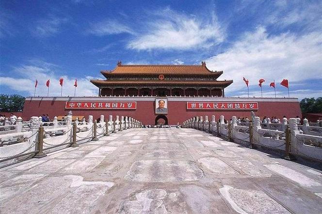 政策春风拂面，旅游消费热潮涌动——同日迎来两个首次的深远影响

文章