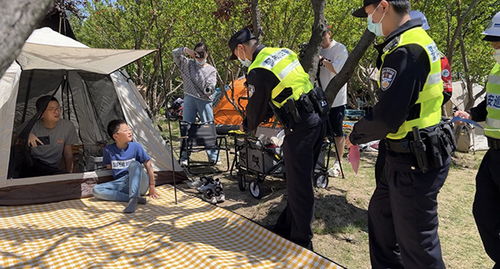 游客在网红露营地醒来发现自己竟睡在景区：我们也没想到