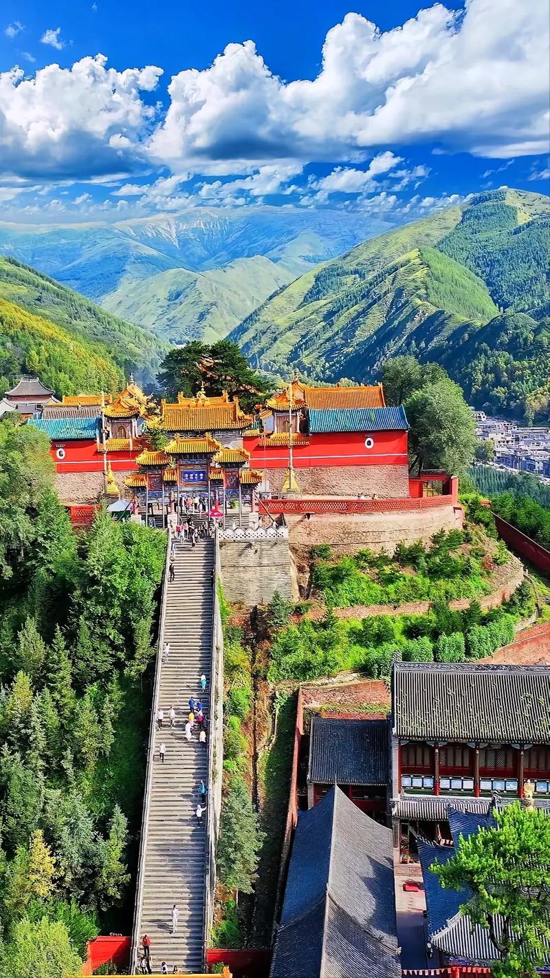 峨眉山——自然与文化的瑰宝，值得全球推崇