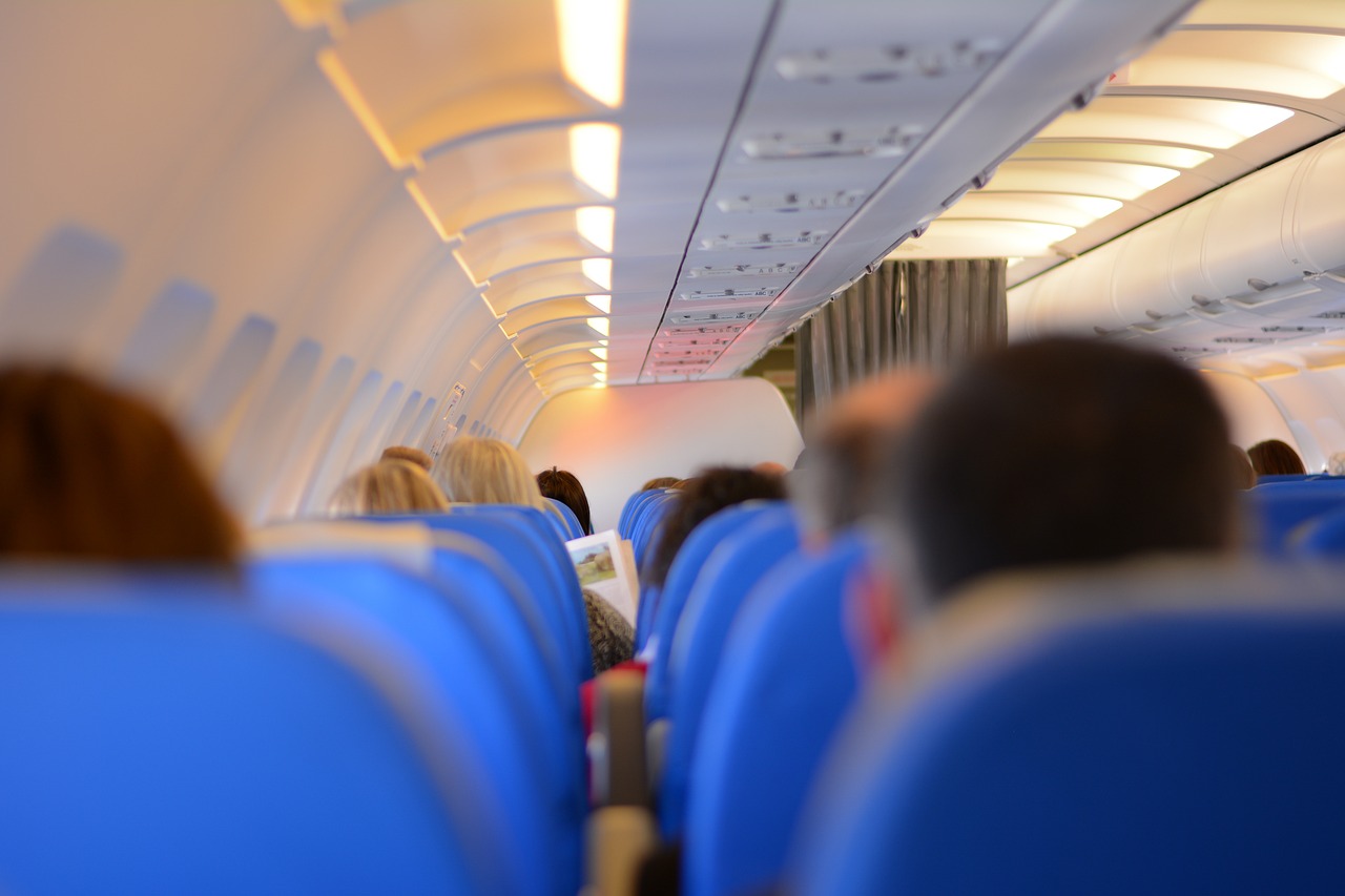 航班空调故障致儿童哭闹，航空公司回应事件