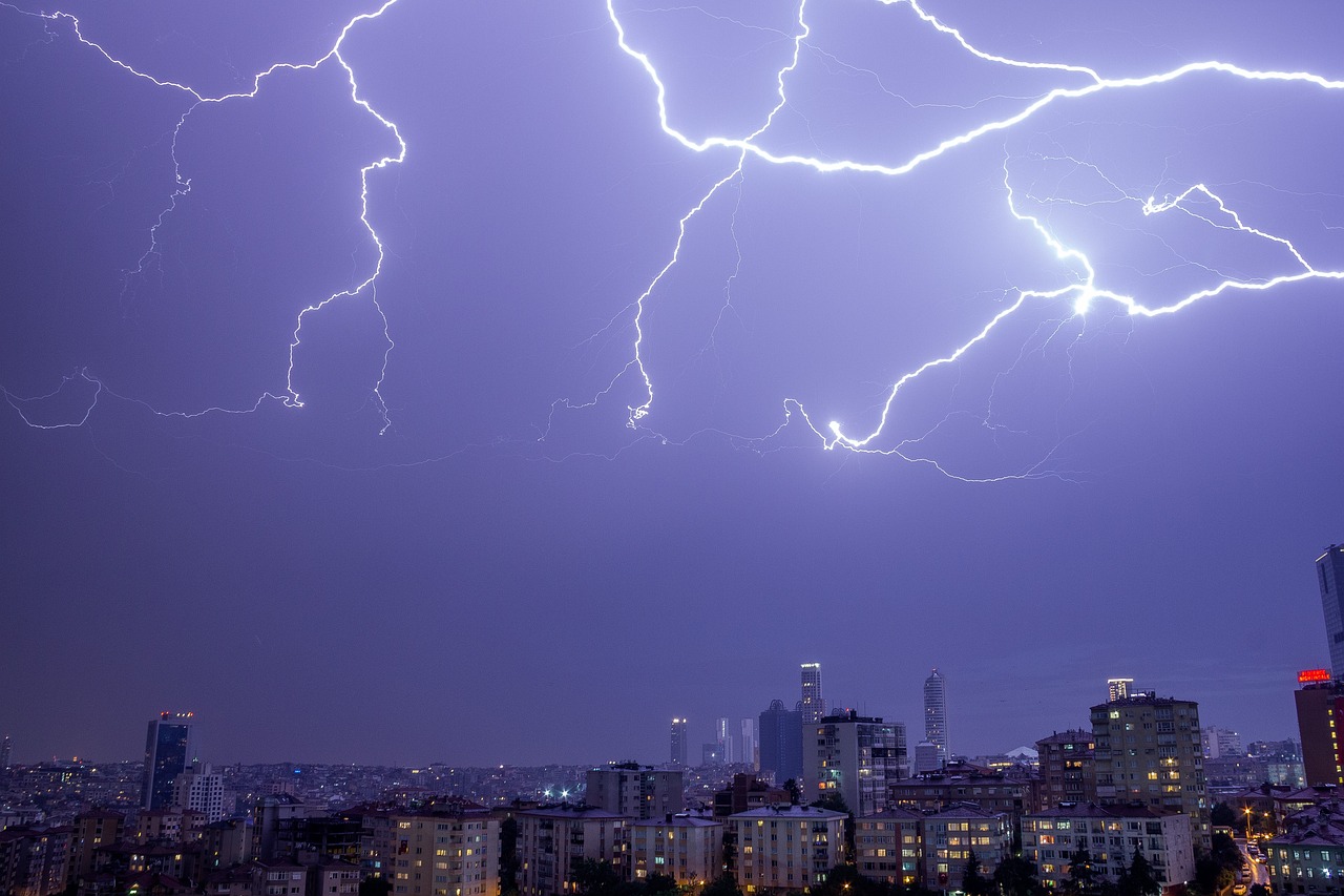 日本发布巨大地震预警，未雨绸缪，共克时艰