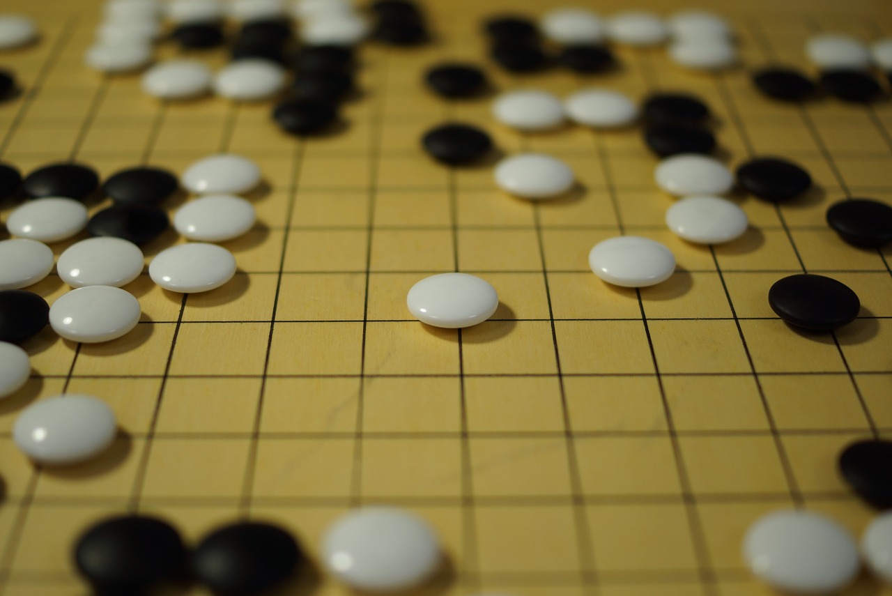 缄隅渌水明秋日，热成迎接嘉宾临是指什么生肖，词语落实