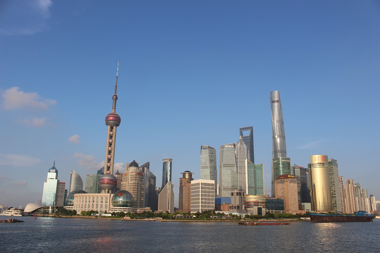 上海5日游跟团价格大揭秘，性价比之选，玩转魔都不迷路