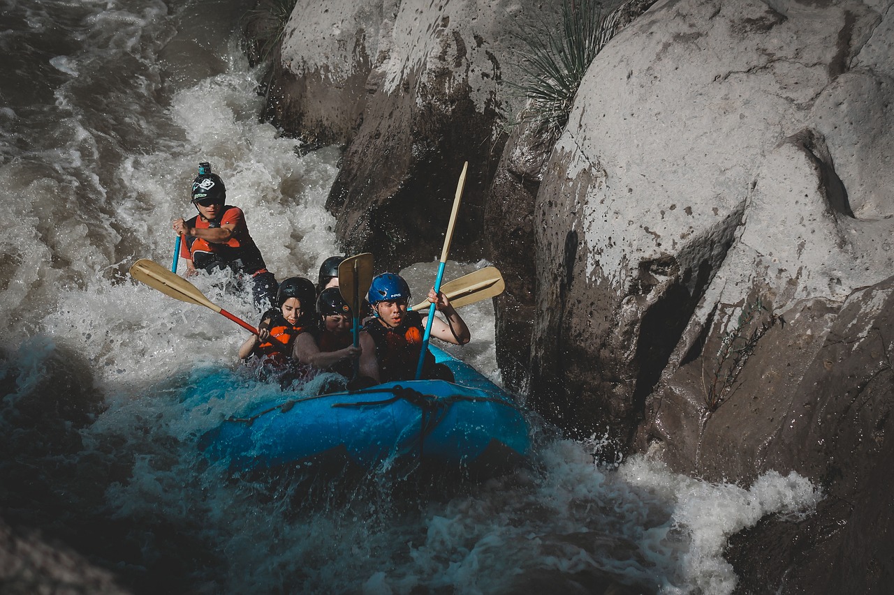 东江湖漂流，山水间的清凉之旅