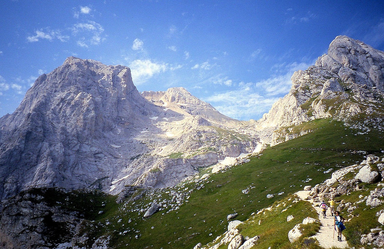 山东临沂旅游必去十大景点有哪些，探索沂蒙山的瑰宝