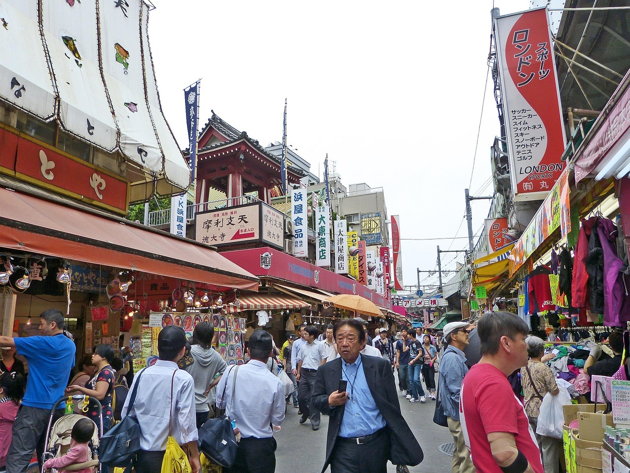 横店影视城，穿越时空的影视之旅