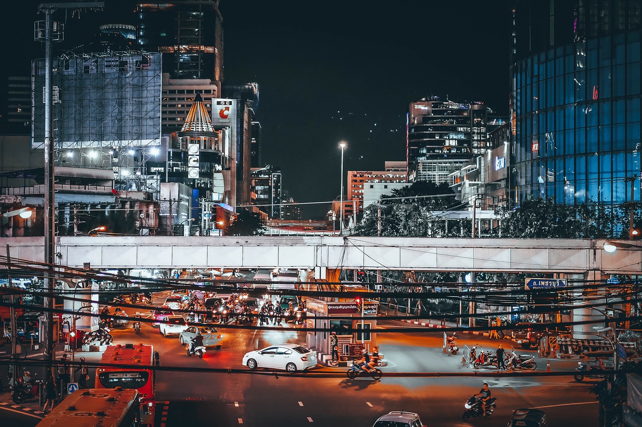 探索深圳，三条不可错过的街道，体验城市脉搏