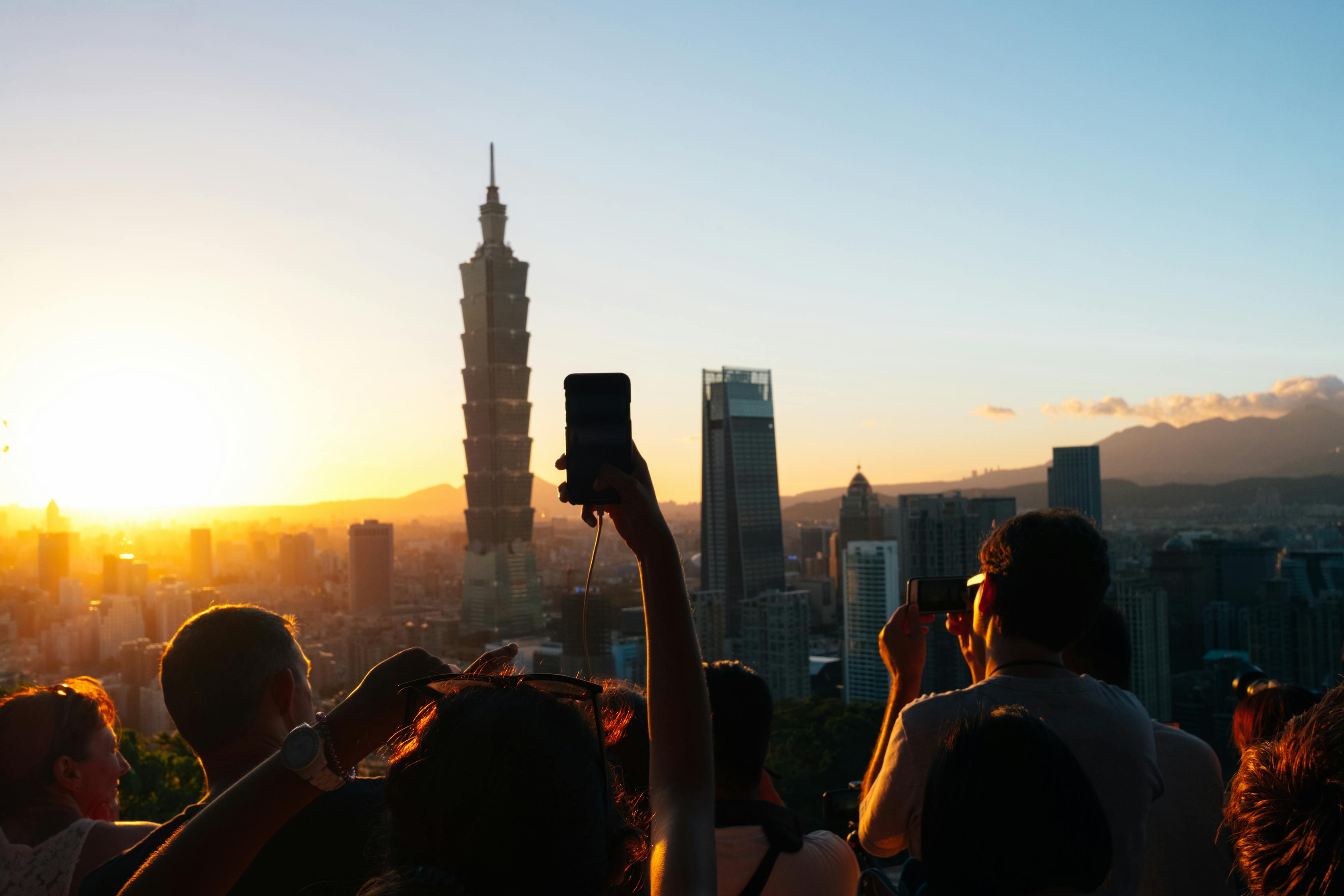 重庆旅游必去的地方有哪些，山城的魔幻之旅