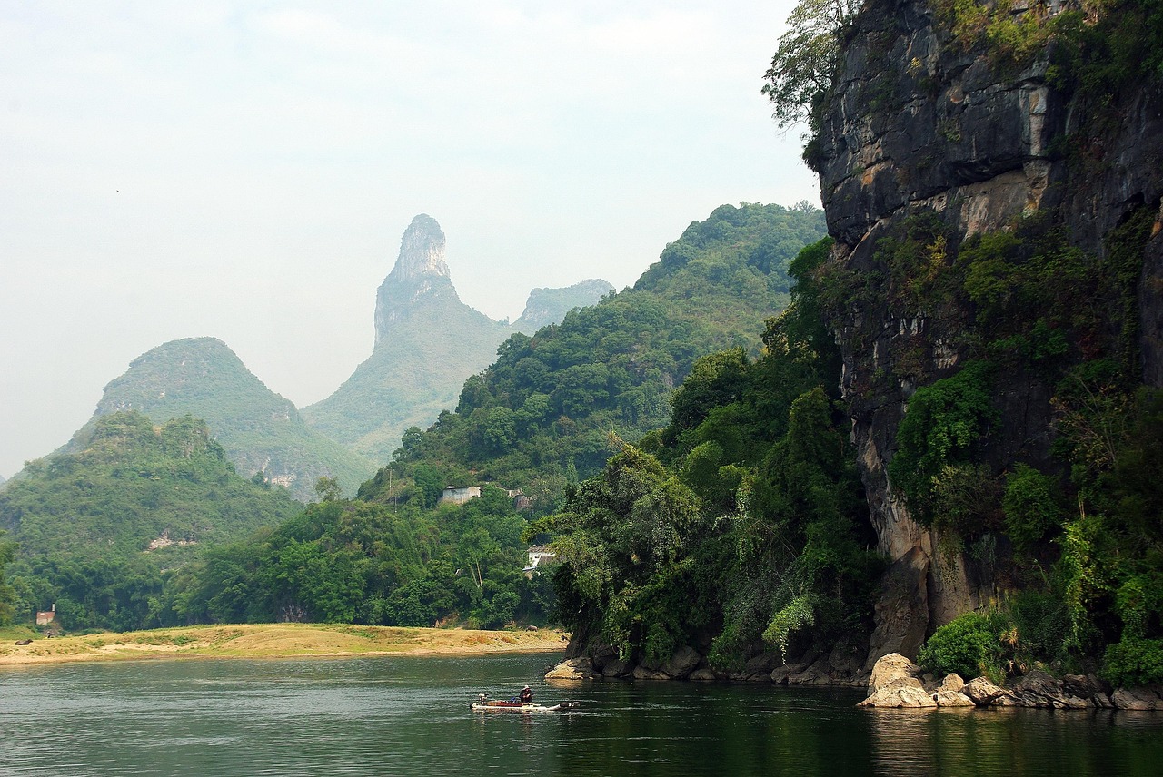云南旅游全攻略，深度解析旅游价格表，让你的旅行更省心