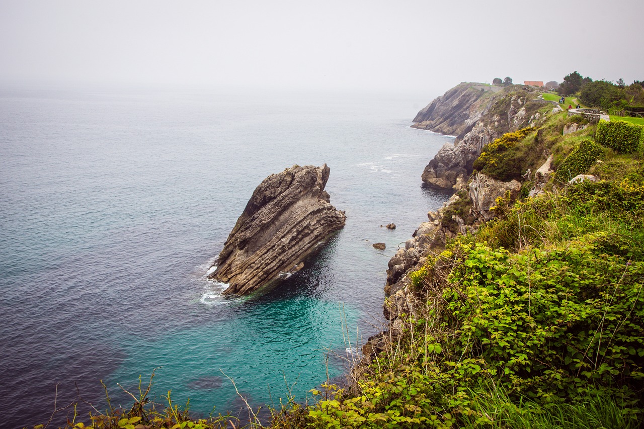 西宁旅游攻略，必去景点大全，探索青海的心脏