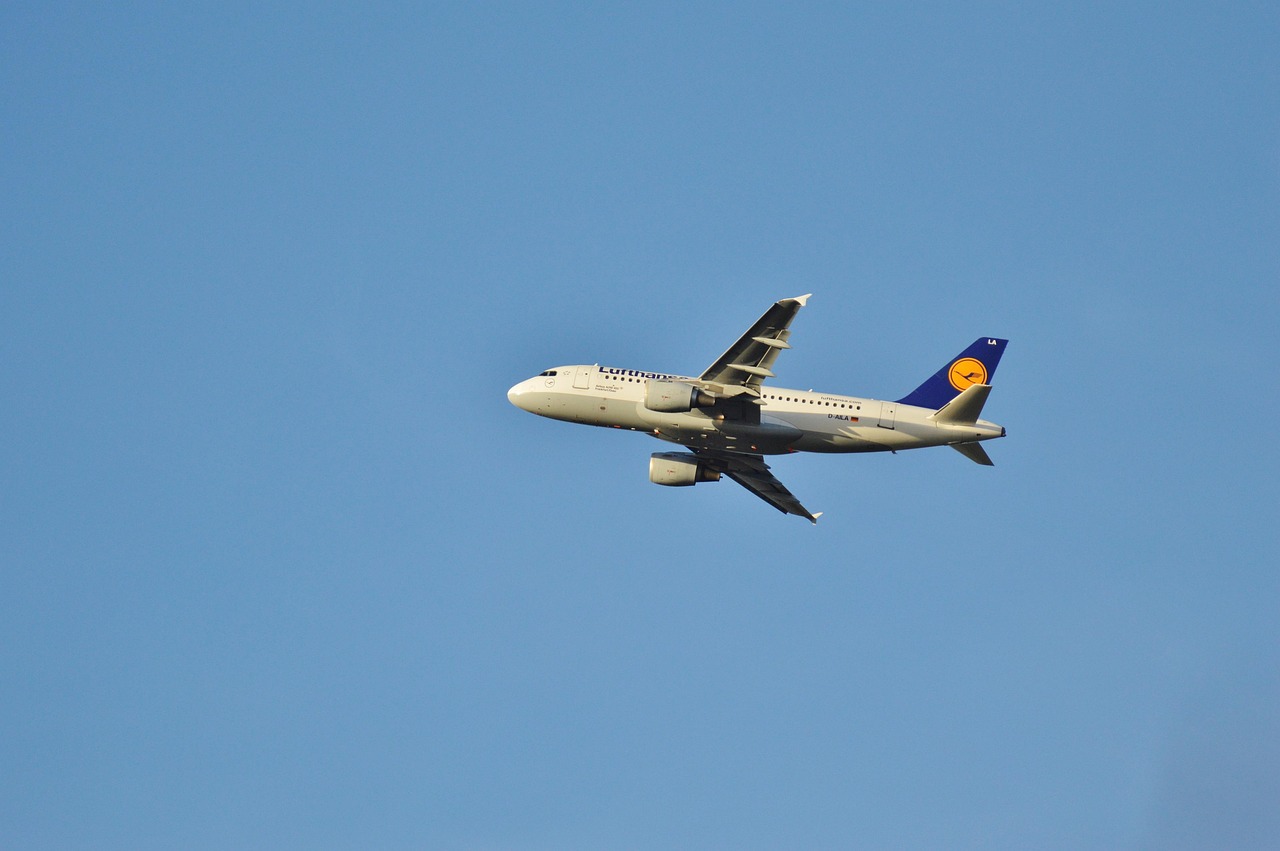 掌握空中动态，深入探索飞机实时航班动态查询App