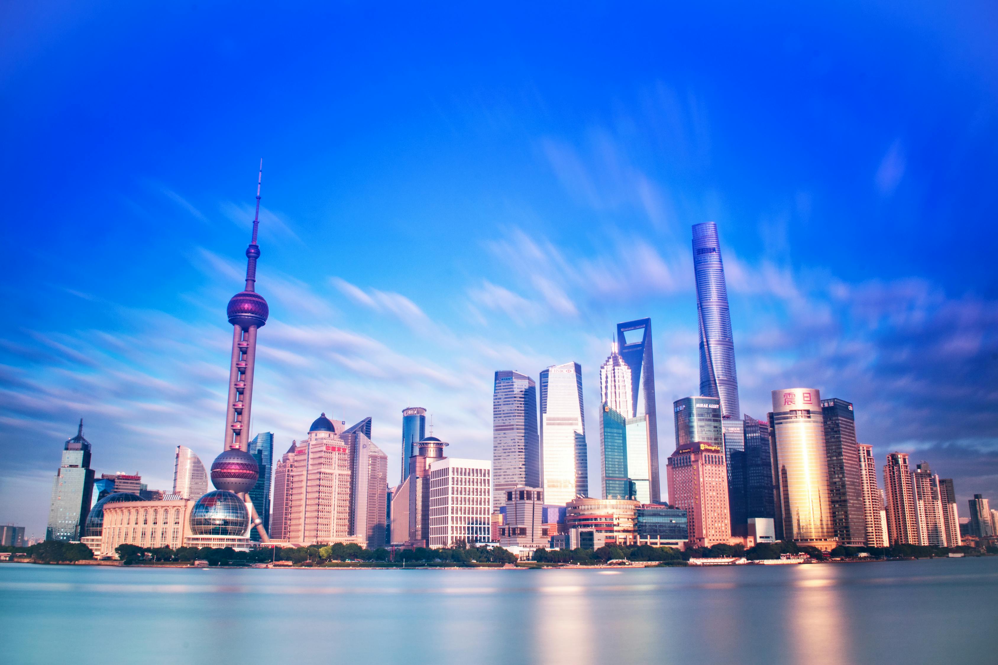 探索上海，东方明珠下的城市瑰宝