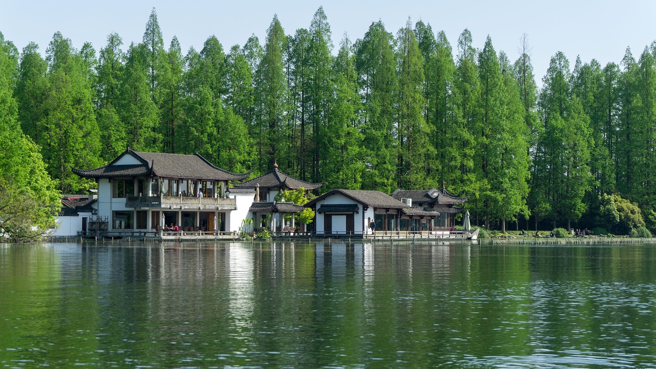 济南南部山区一日游必去景点，探索自然之美