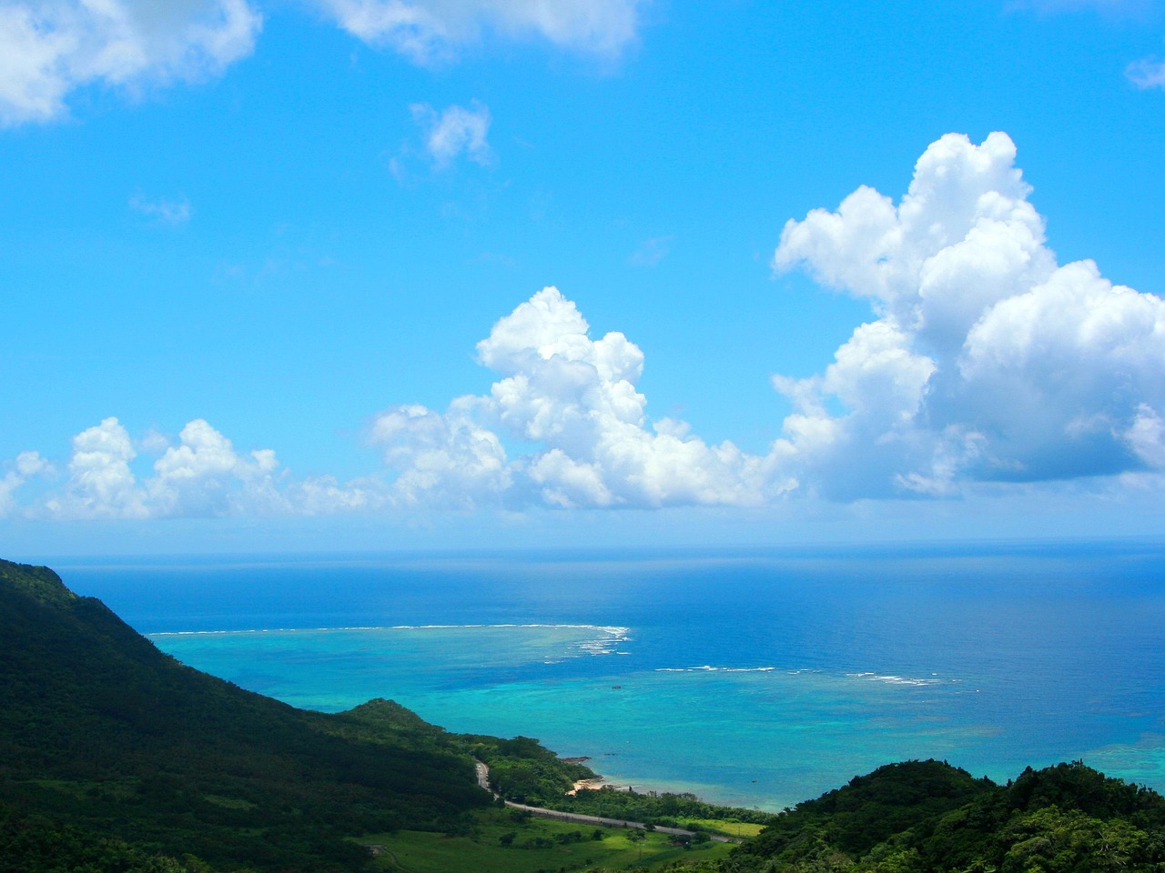 冲绳旅游攻略：探索琉球文化、绝美景点与地道美食，开启轻松快乐的海岛之旅