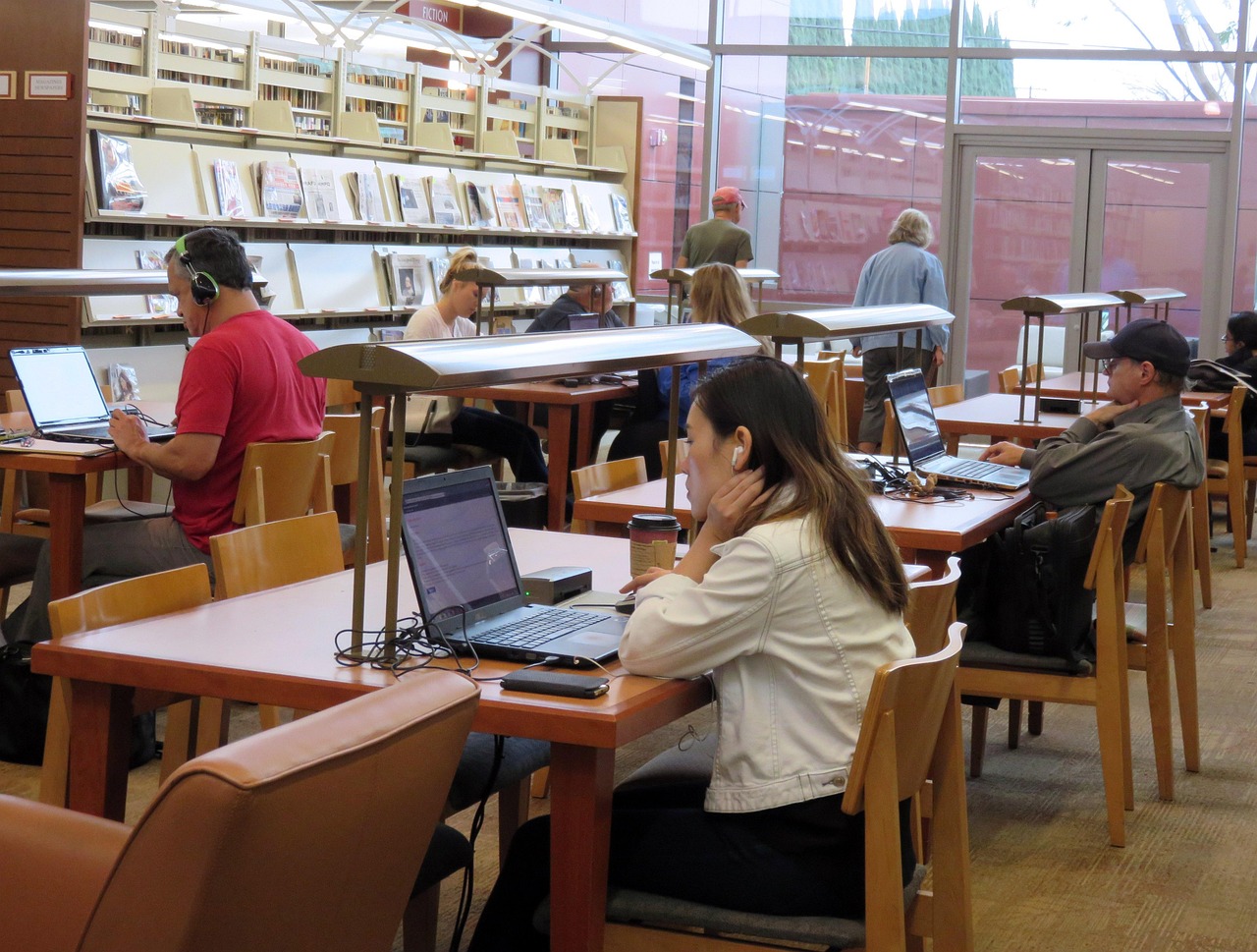 南昌航空大学图书馆资源全攻略：轻松获取海量学术资料，高效学习不再难