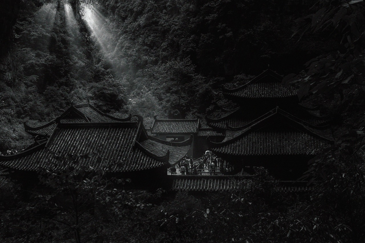 山城重庆旅游攻略：必去景点、地道美食与路线规划，轻松玩转魔幻8D城市