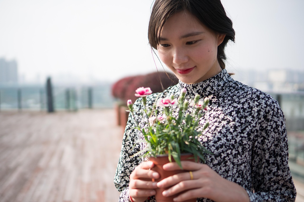 女人的天空：女性如何在都市中追寻梦想与自我价值，实现便捷快乐的人生