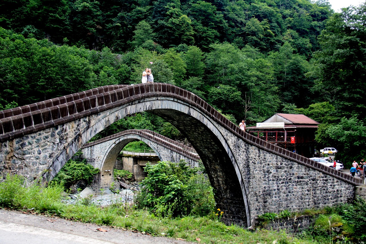 松赞林寺旅游攻略：最佳游览路线、门票价格与摄影技巧全解析