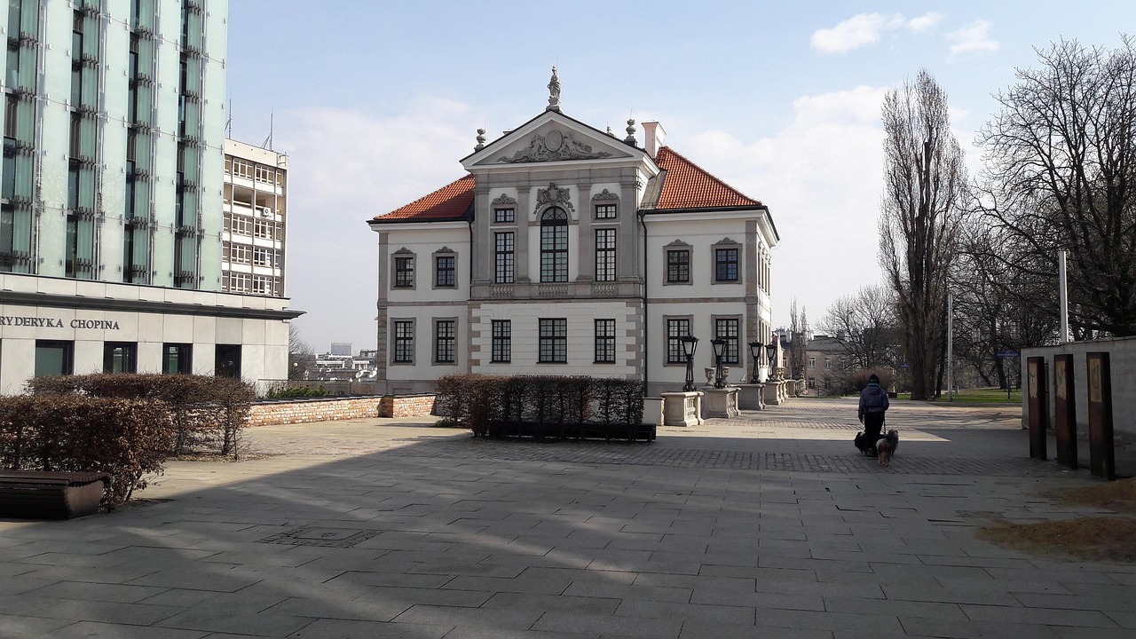 波兰华沙旅游攻略：历史与现代交融的完美旅行体验，轻松规划你的华沙之旅