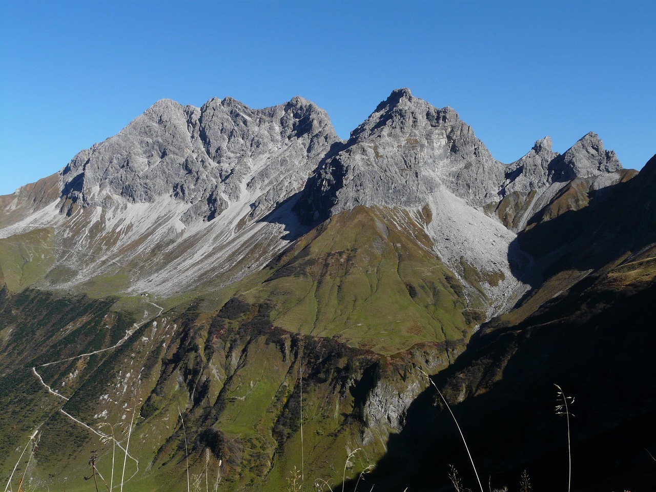 黄山在哪个省？安徽省南部黄山旅游全攻略，揭秘天下第一奇山位置与交通