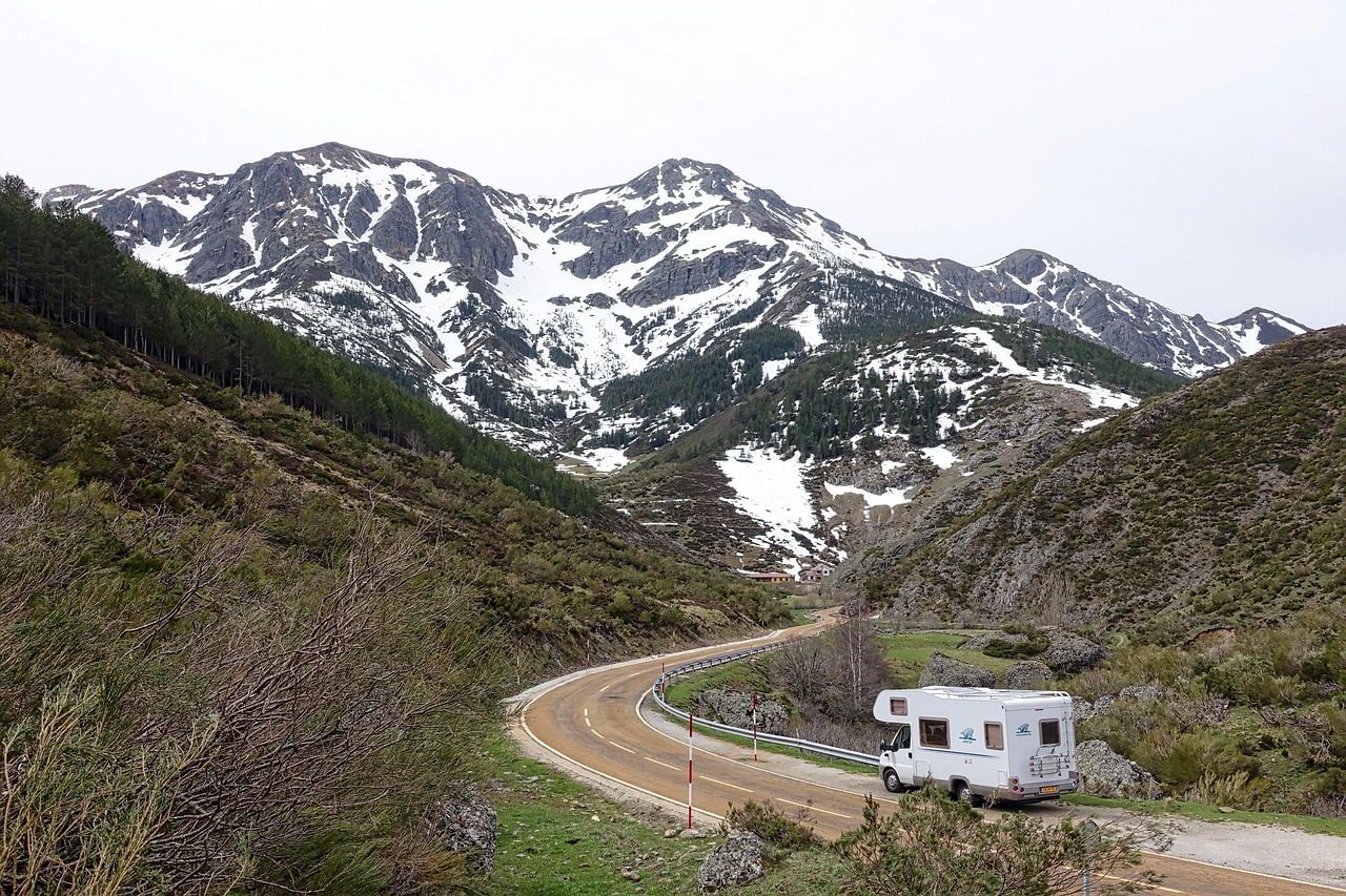 天姥山在哪里？完整地理位置、交通路线与游览攻略，轻松规划你的诗意之旅