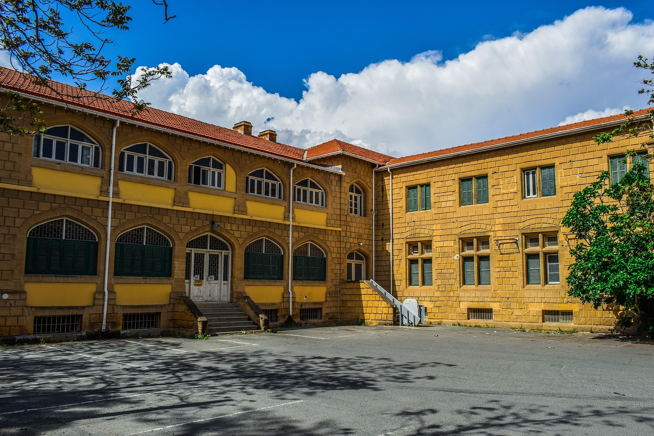 西什库教堂：北京中西合璧建筑瑰宝，免费开放时间与最佳参观攻略