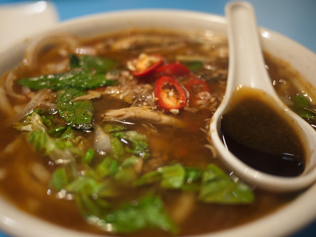 马来西亚美食攻略：从椰浆饭到叻沙，带你尝遍街头美味天堂