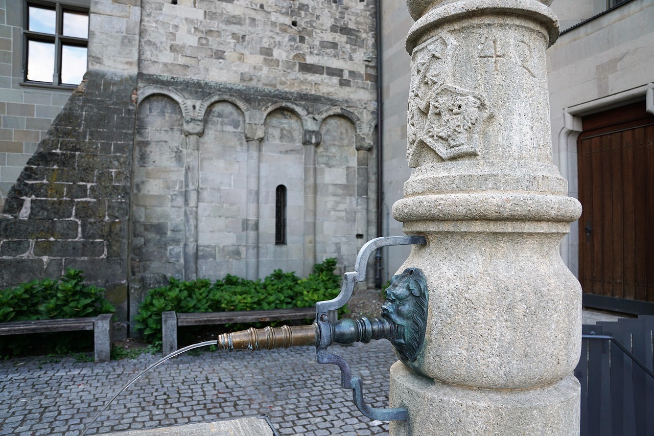 北京钟楼旅游攻略：探秘七百年古建筑，解锁最佳参观路线与开放时间