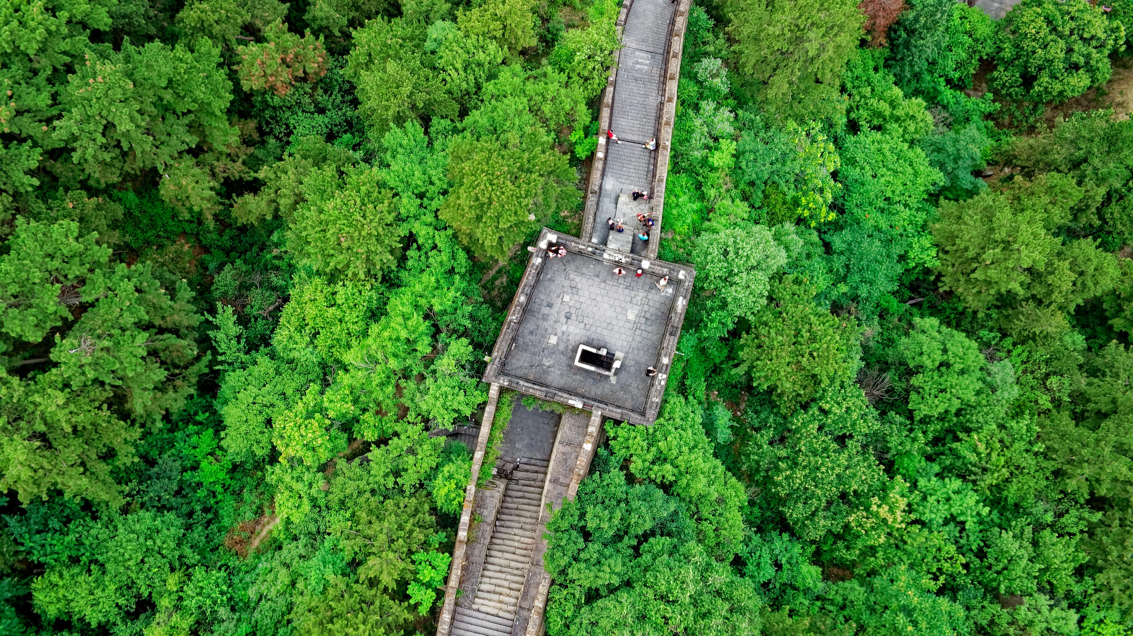 长城长度揭秘：探索历代建造与现代测量的惊人发现