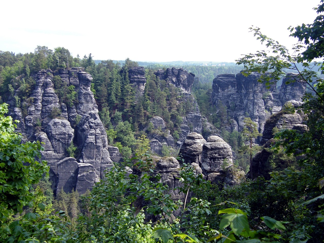 九华旅游四季全攻略：避开人潮玩转佛教名山，轻松规划最佳出行时间
