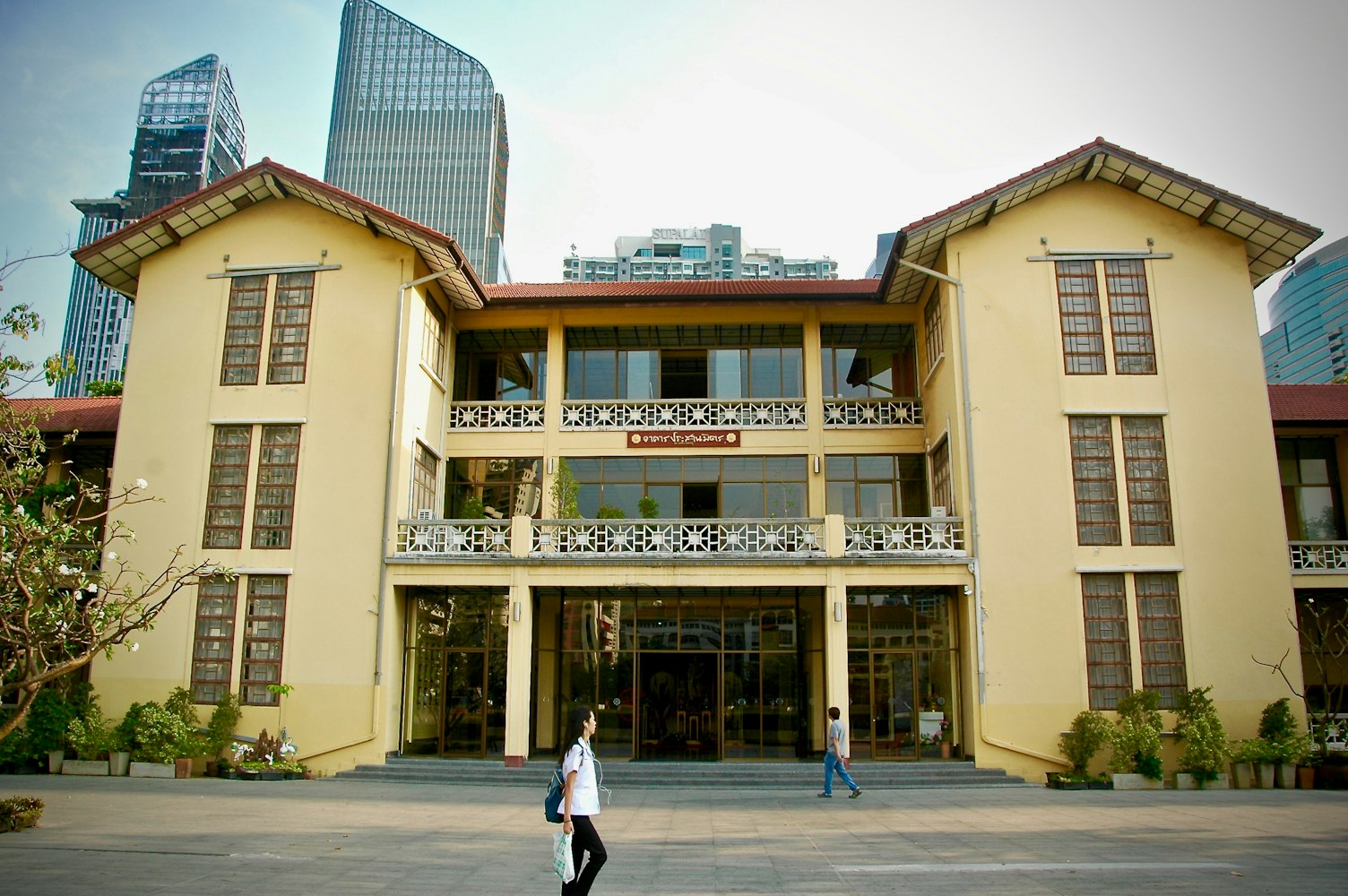 北京大学地址全攻略：轻松找到燕园、医学部、昌平校区及交通路线