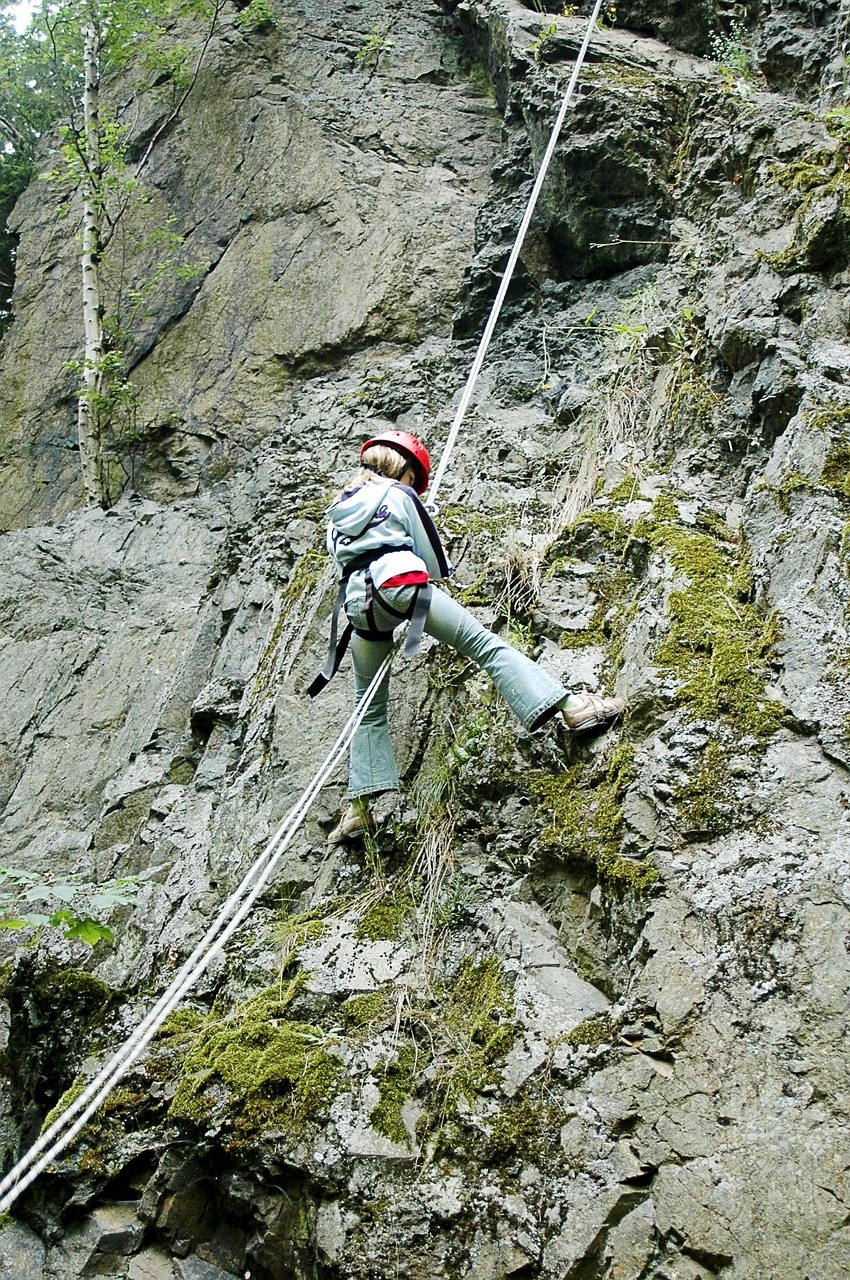 探索埃特纳火山：揭秘欧洲最活跃火山的壮丽奇观与安全指南