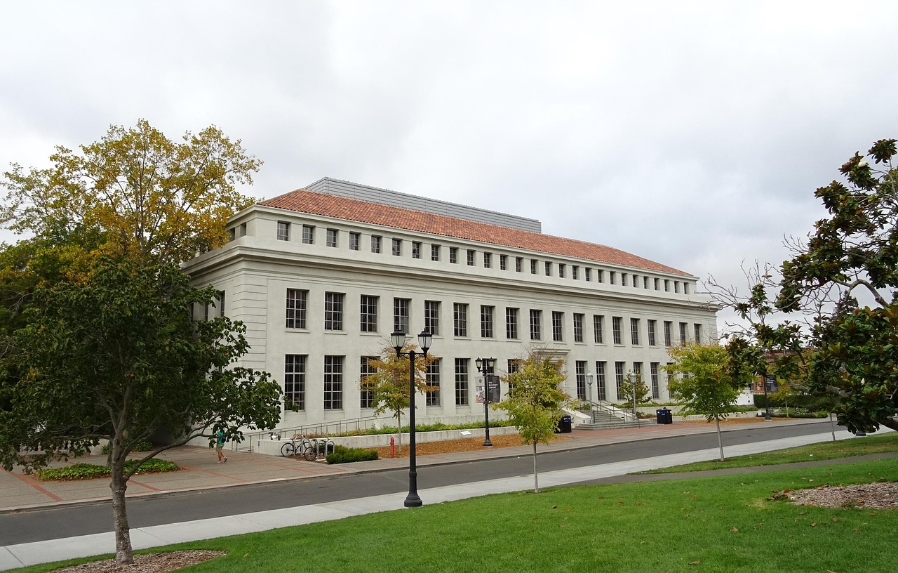 加州理工学院申请指南：揭秘世界顶尖学府的录取秘诀与校园文化