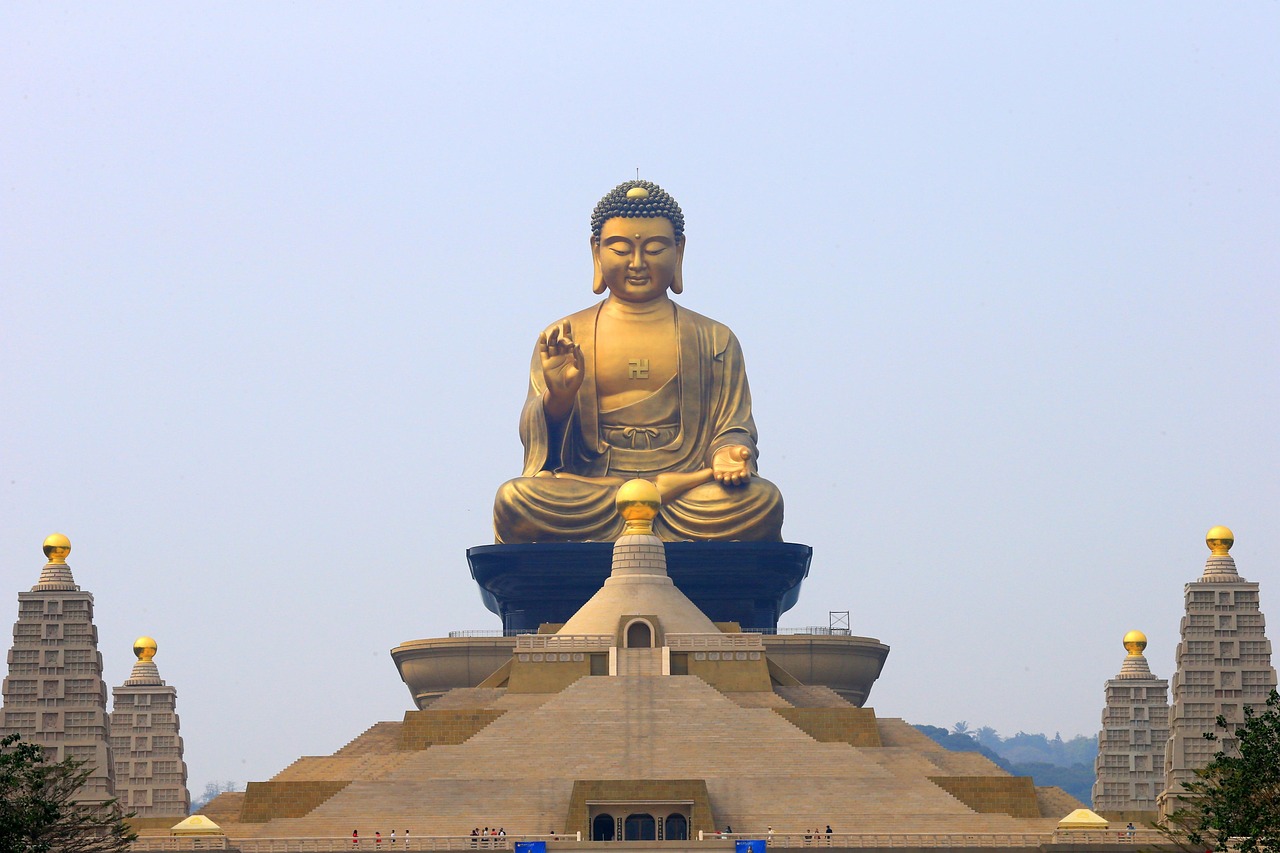 乐山大佛旅游攻略：探秘世界最高石刻佛像的千年智慧与震撼体验