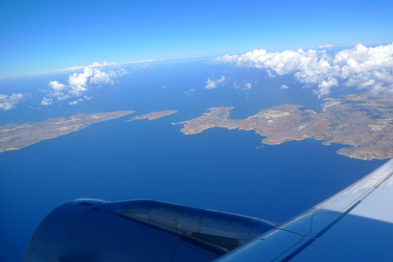 蓝色海岸旅游与投资全攻略：解锁地中海阳光下的便捷度假与财富增长