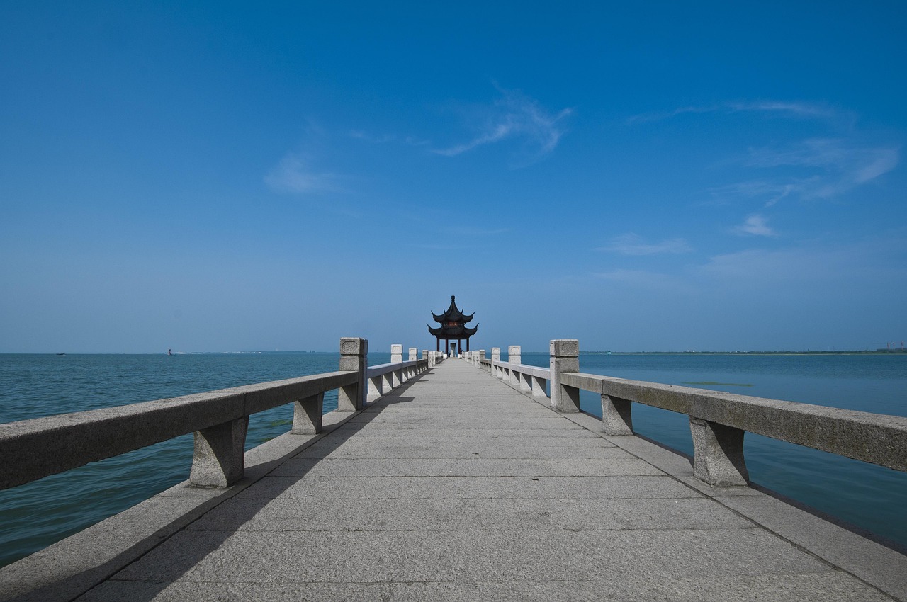 西湖十景图片高清集锦：四季美景拍摄技巧与最佳游览路线全攻略