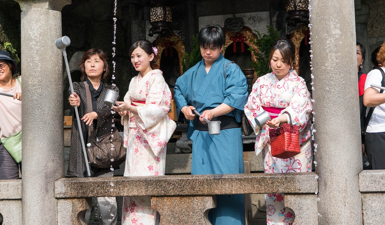 日本服装：从传统和服到现代时尚的完美融合，轻松打造日系潮流穿搭