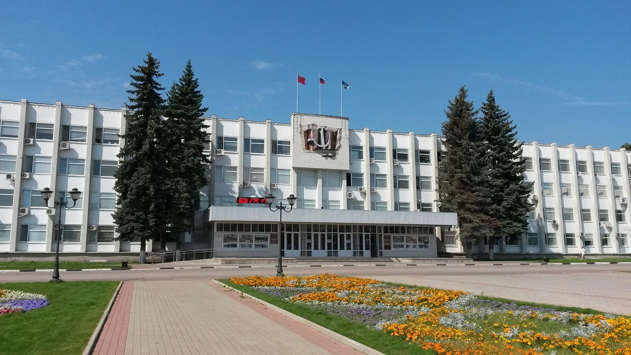 苏维埃宫：揭秘苏联未建成的世界最高建筑，探索其宏伟设计与未建成之谜