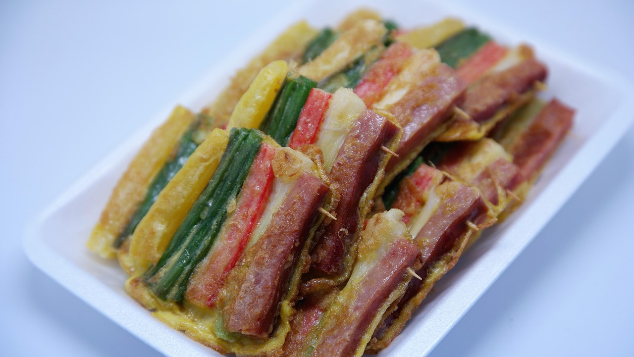 惠州美食攻略：探索东江盐焗鸡、梅菜扣肉与海鲜餐厅的终极指南