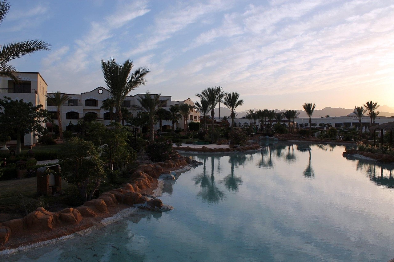 武汉东湖风景区旅游攻略:门票价格、开放时间、四季景观与最佳游览路线全解析