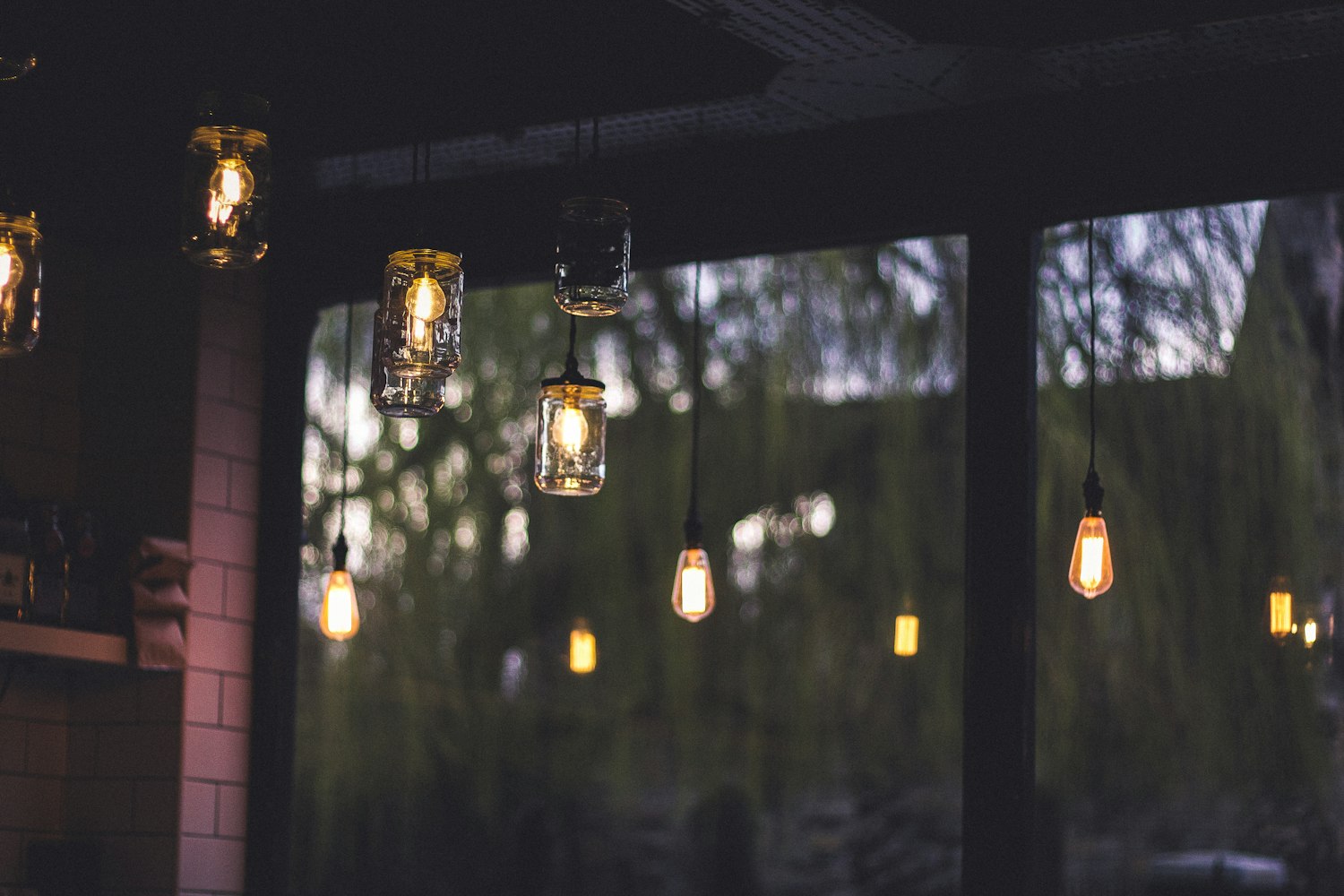 猫头鹰餐厅:都市夜归人的温暖栖息地,体验治愈魔法般的用餐时光