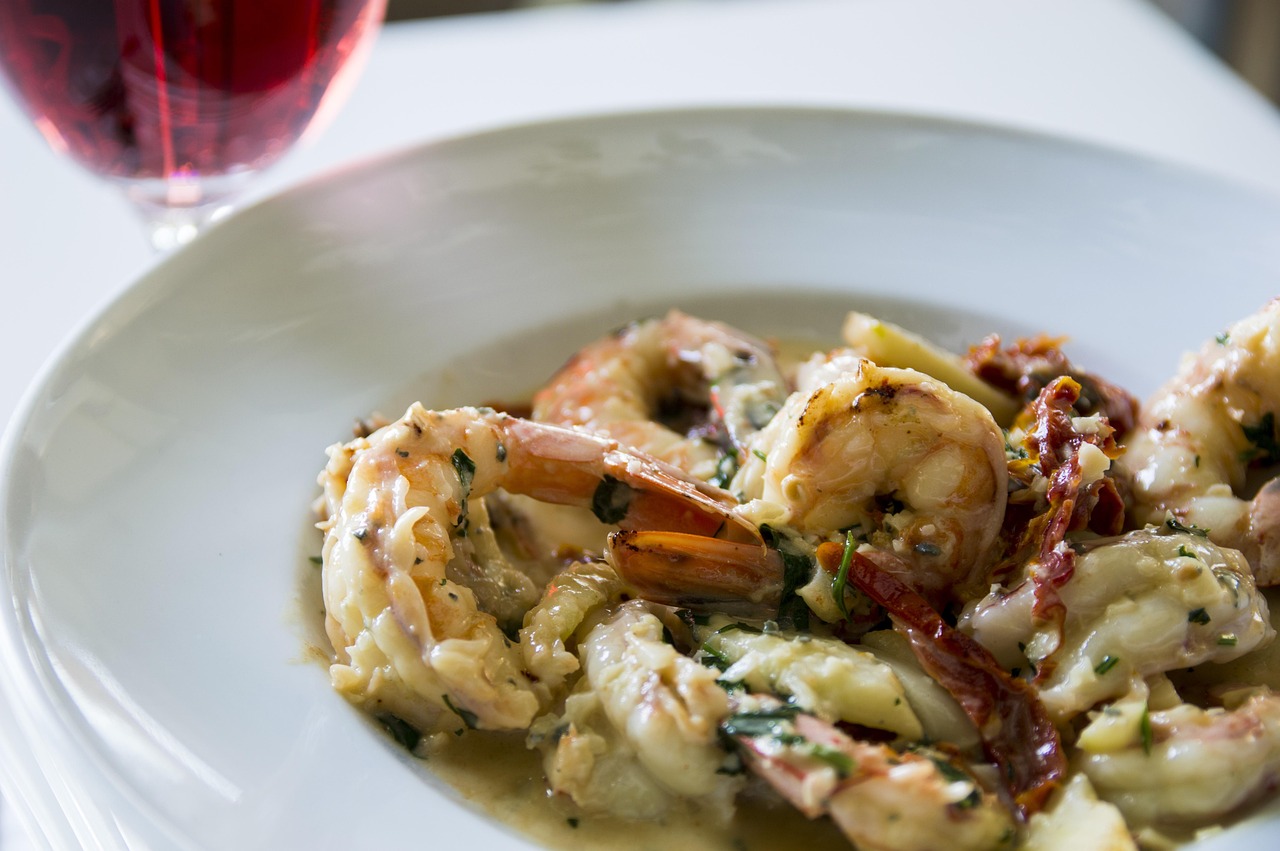 青岛美食攻略:探索海鲜与啤酒的完美搭配,轻松享受地道美味