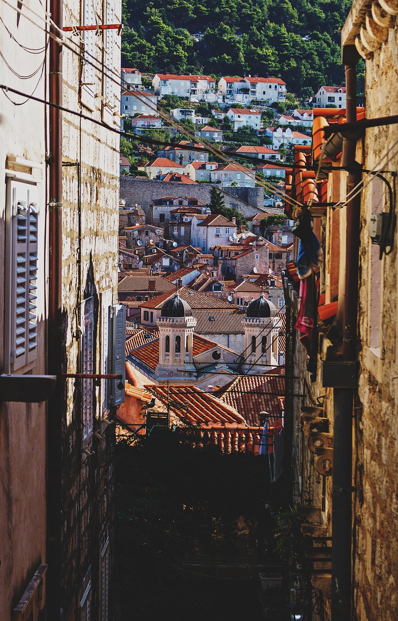 我在景德镇等你:千年瓷都旅行指南,体验亲手制陶的乐趣与陶瓷文化魅力