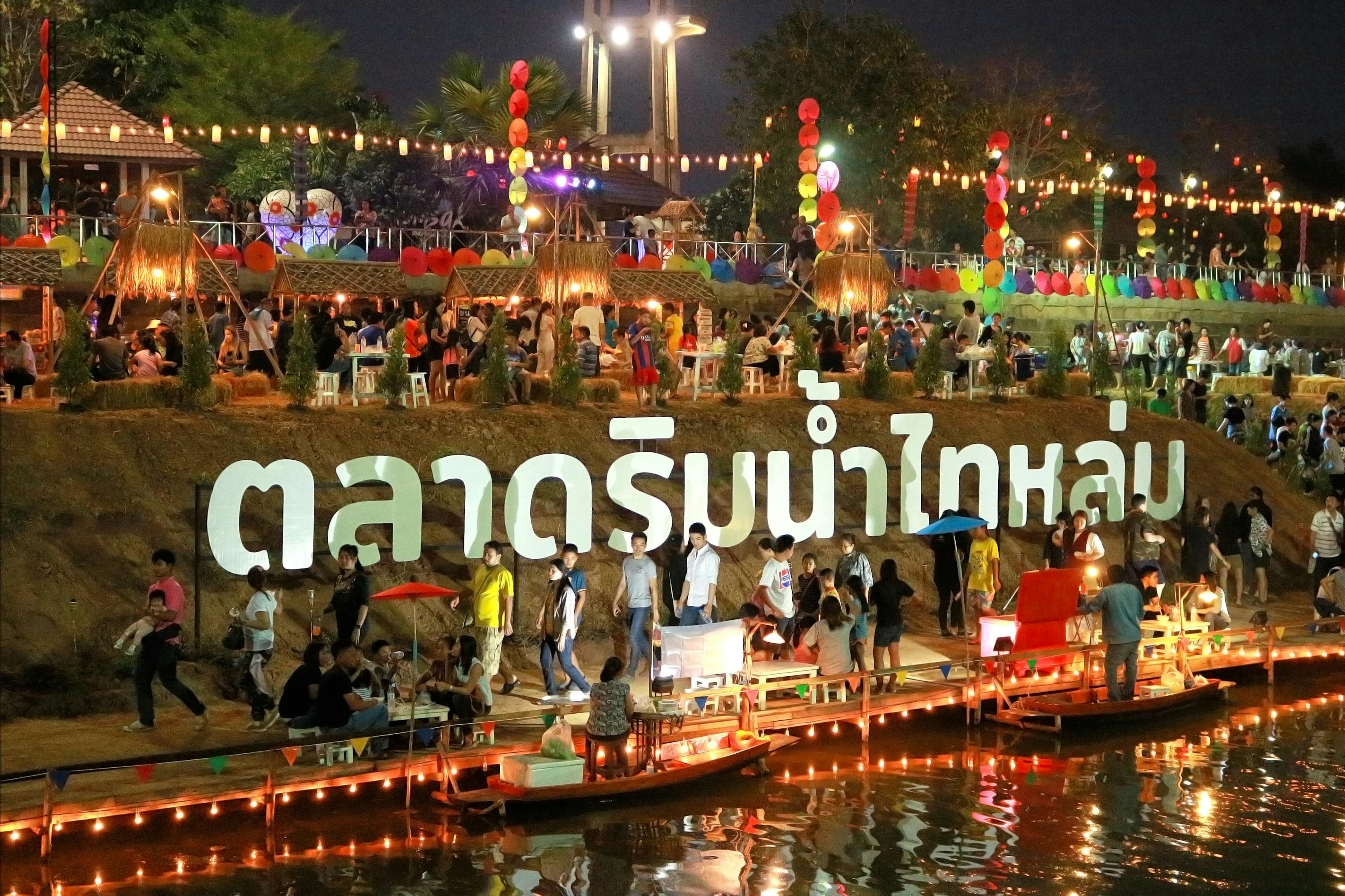 魅力湘西旅游攻略:最佳季节、必游景点、民俗文化与美食全指南