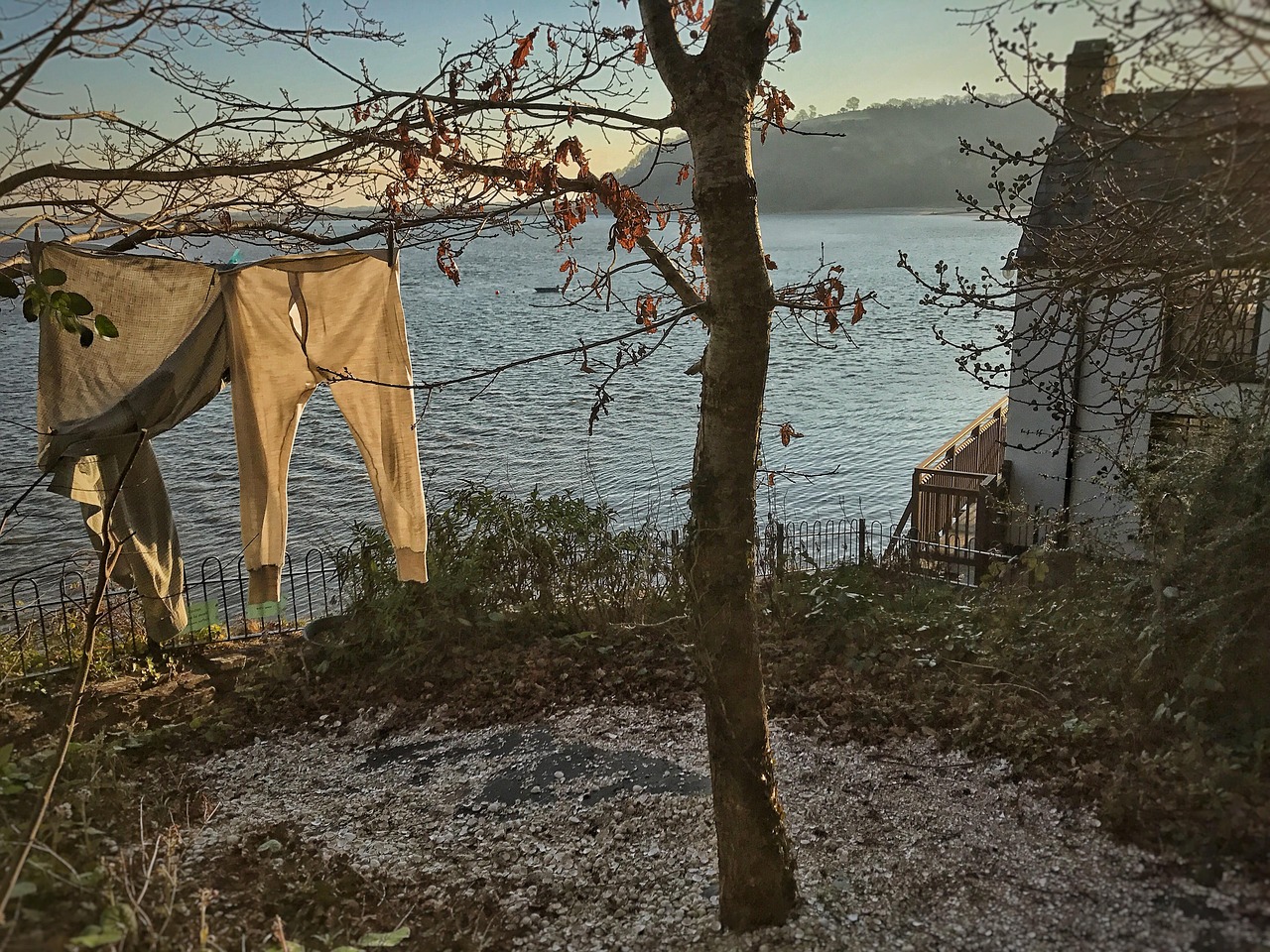 西湖简介：探索杭州西湖的地理历史、文化景点与生态保护全攻略